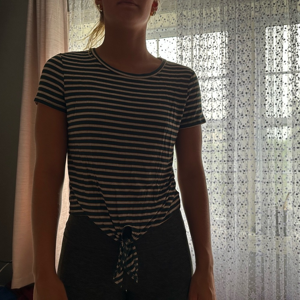 American Eagle Outfitters Black and White Tie Front Fitted T-Shirt